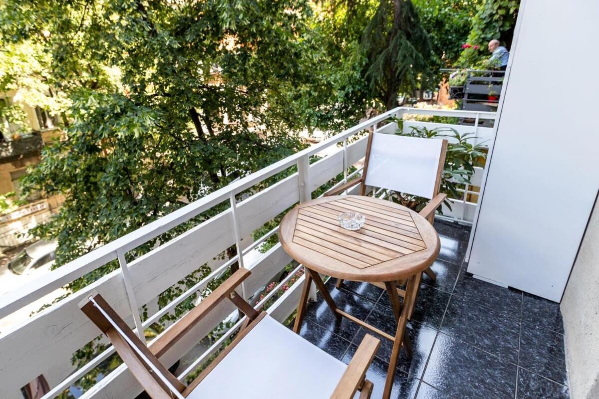 Central Vera Studio - Ideal For 3 - By Wehost Tbilisi Exteriör bild